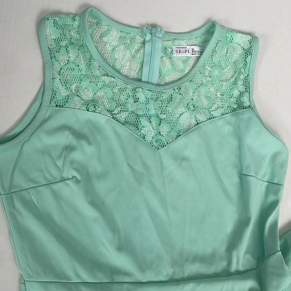 Green A-Line Sleeveless Lace Dress Medium